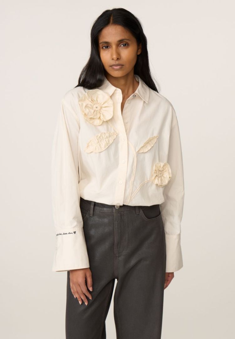 Alex Cosy White
